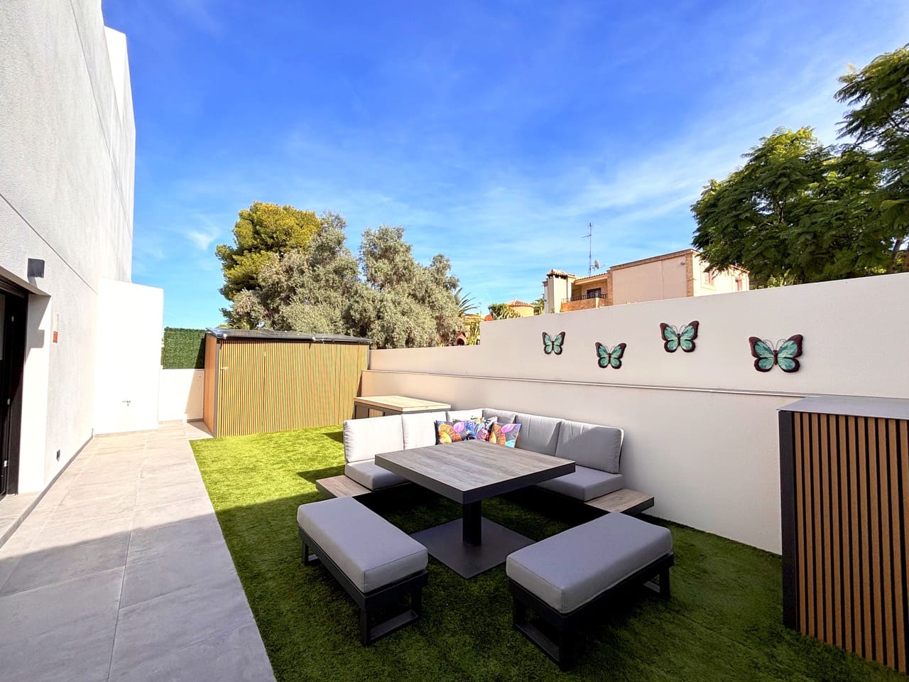2 bedroom Villa for sale in Villamartin with pool garage - € 434,950 (Ref: 9842692)