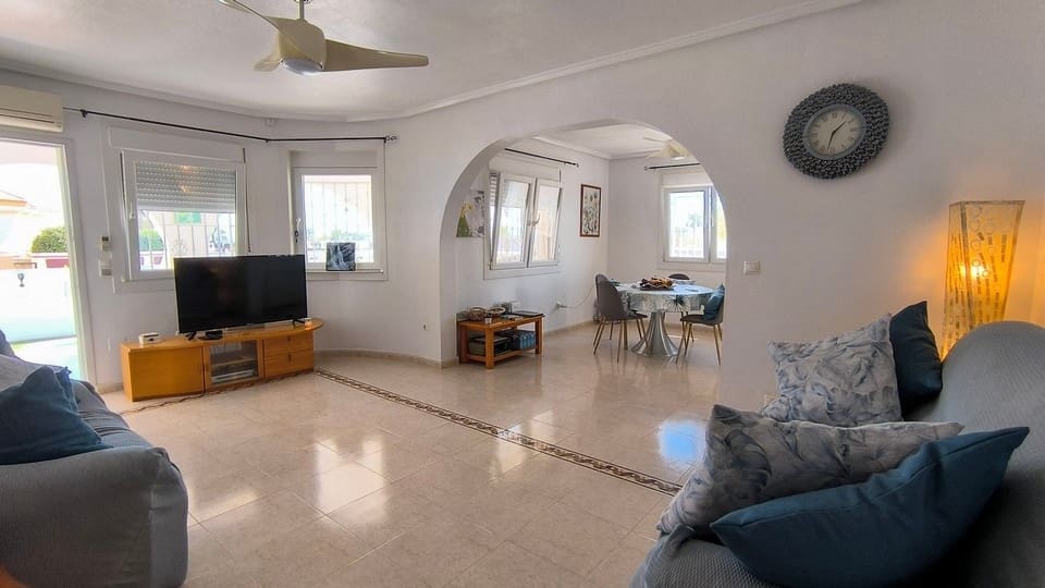 3 sypialnia Willa na sprzedaż w Dona Pepa z basenem - 450 000 € (Ref: 9846808)