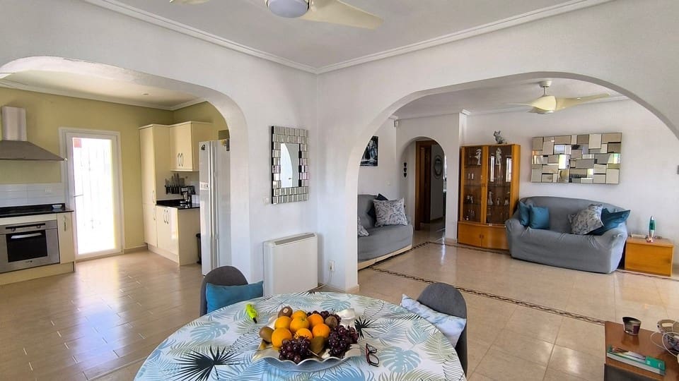 3 sypialnia Willa na sprzedaż w Dona Pepa z basenem - 450 000 € (Ref: 9846808)