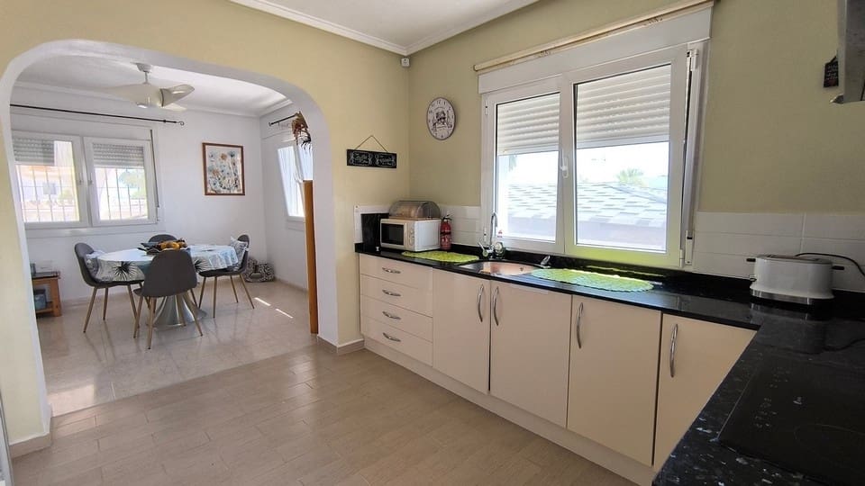 3 sypialnia Willa na sprzedaż w Dona Pepa z basenem - 450 000 € (Ref: 9846808)