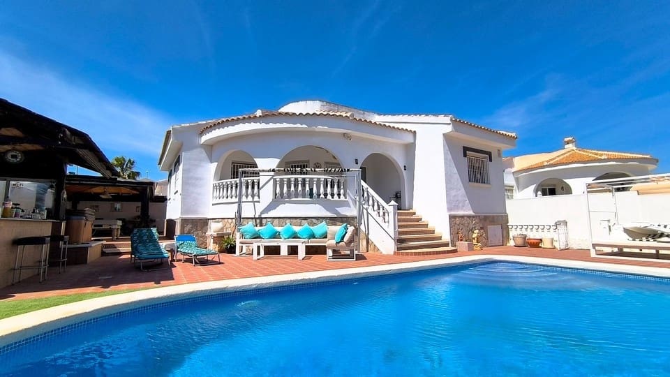 3 sypialnia Willa na sprzedaż w Dona Pepa z basenem - 450 000 € (Ref: 9846808)