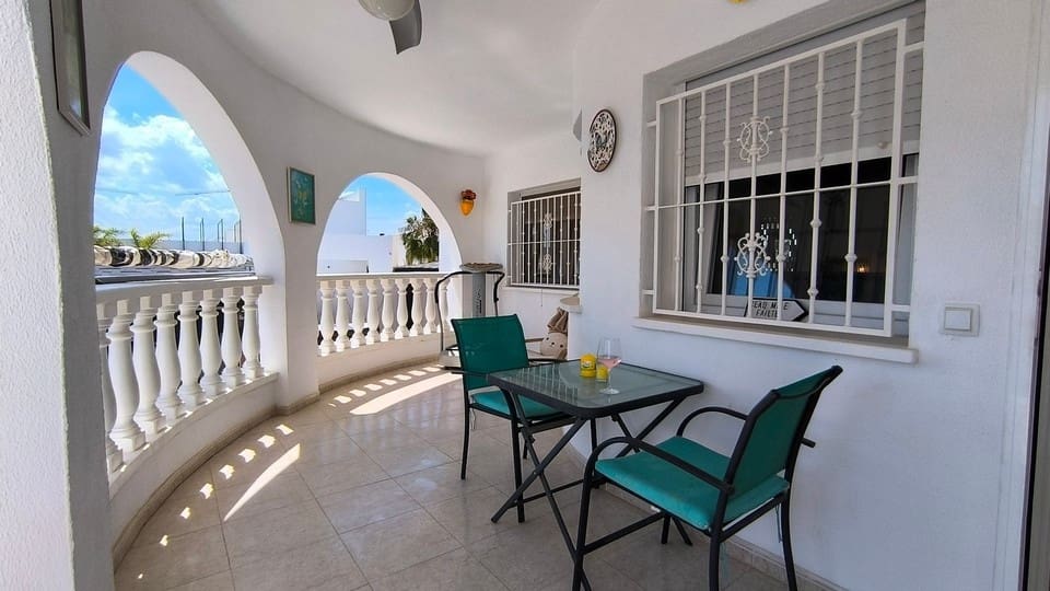 3 sypialnia Willa na sprzedaż w Dona Pepa z basenem - 450 000 € (Ref: 9846808)