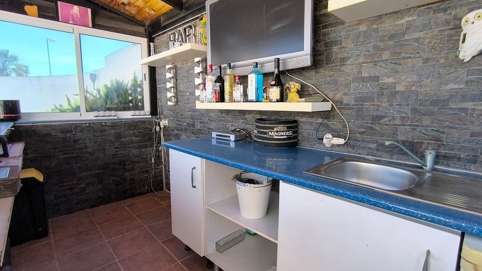 3 sypialnia Willa na sprzedaż w Dona Pepa z basenem - 450 000 € (Ref: 9846808)