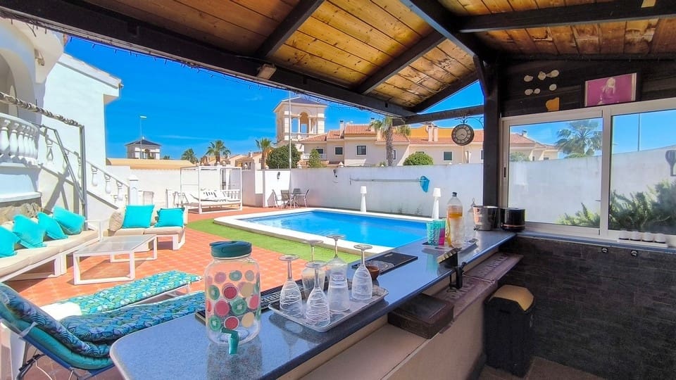 3 sypialnia Willa na sprzedaż w Dona Pepa z basenem - 450 000 € (Ref: 9846808)