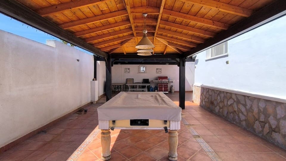 3 sypialnia Willa na sprzedaż w Dona Pepa z basenem - 450 000 € (Ref: 9846808)