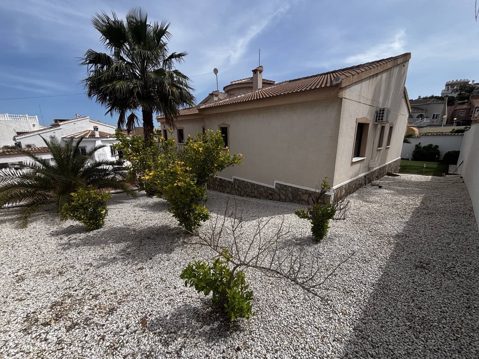 4 chambre Villa/Maison à vendre à Ciudad Quesada avec piscine garage - 595 000 € (Ref: 9850150)
