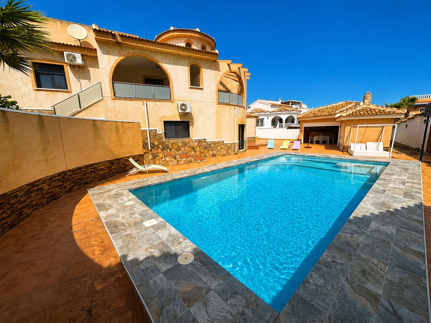 4 chambre Villa/Maison à vendre à Ciudad Quesada avec piscine garage - 595 000 € (Ref: 9850150)