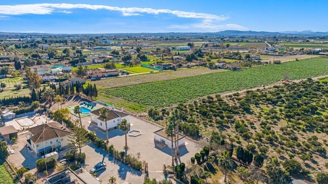 4 Zimmer Finca/Landgut zu verkaufen in Dolores mit Pool - 529.900 € (Ref: 9850394)