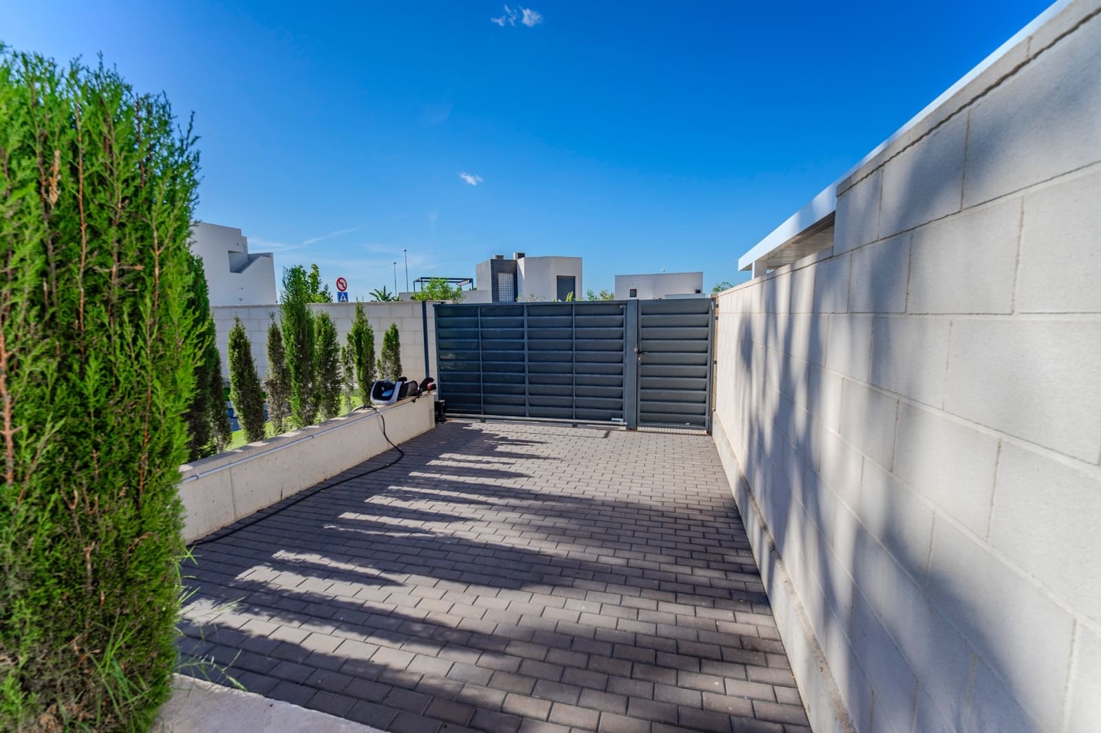 Pareado de 3 habitaciones en Benijófar en venta con piscina - 470.000 € (Ref: 9850397)