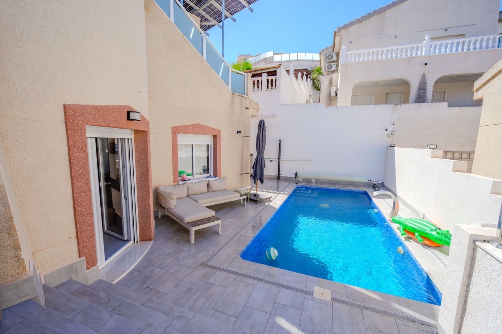 4 sovrum Villa till salu i La Marquesa med pool - 490 000 € (Ref: 9854438)