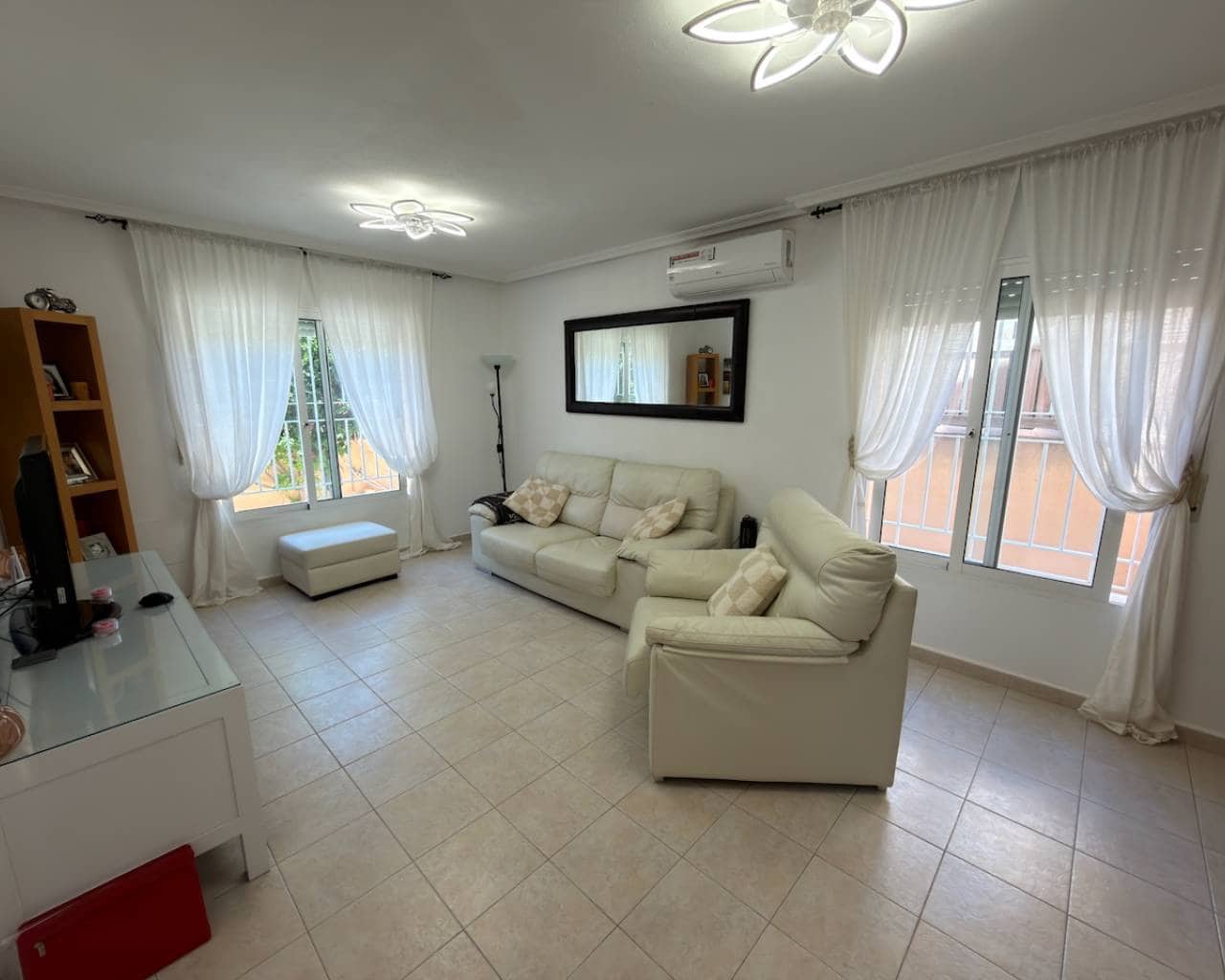 3 Zimmer Villa zu verkaufen in Ciudad Quesada mit Pool - 269.995 € (Ref: 9860676)