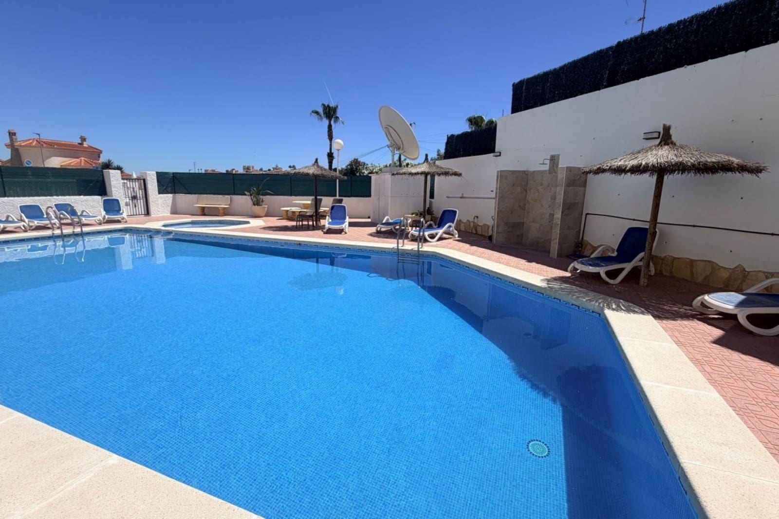 2 Zimmer Apartment zu verkaufen in Ciudad Quesada mit Pool - 145.000 € (Ref: 9867481)