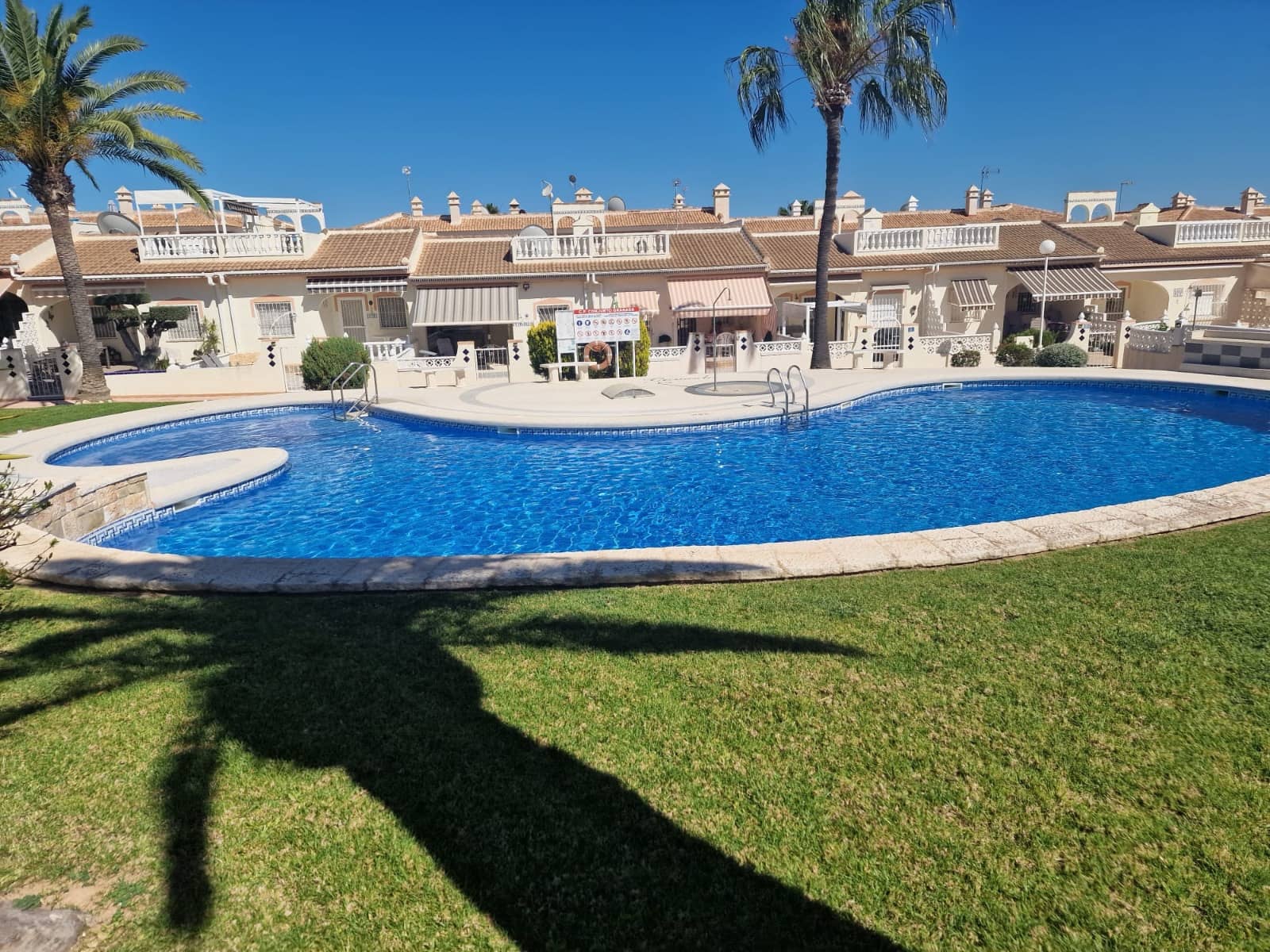 2 bedroom Bungalow for sale in Dona Pepa with pool - € 187,000 (Ref: 9876718)