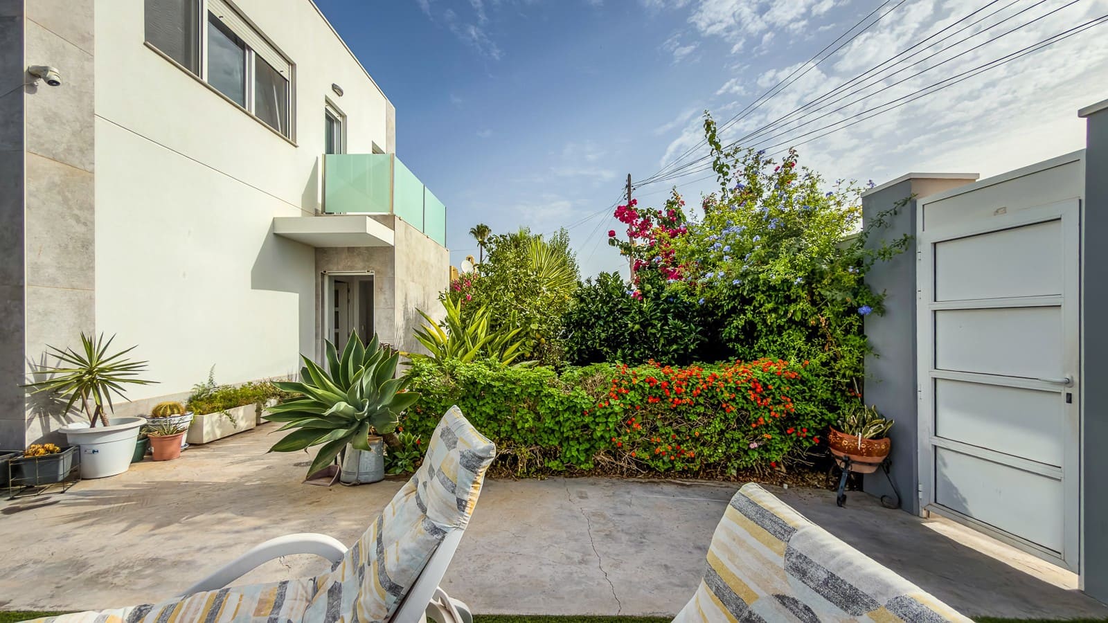 2 bedroom Villa for sale in Torrevieja with pool - € 465,000 (Ref: 9878156)