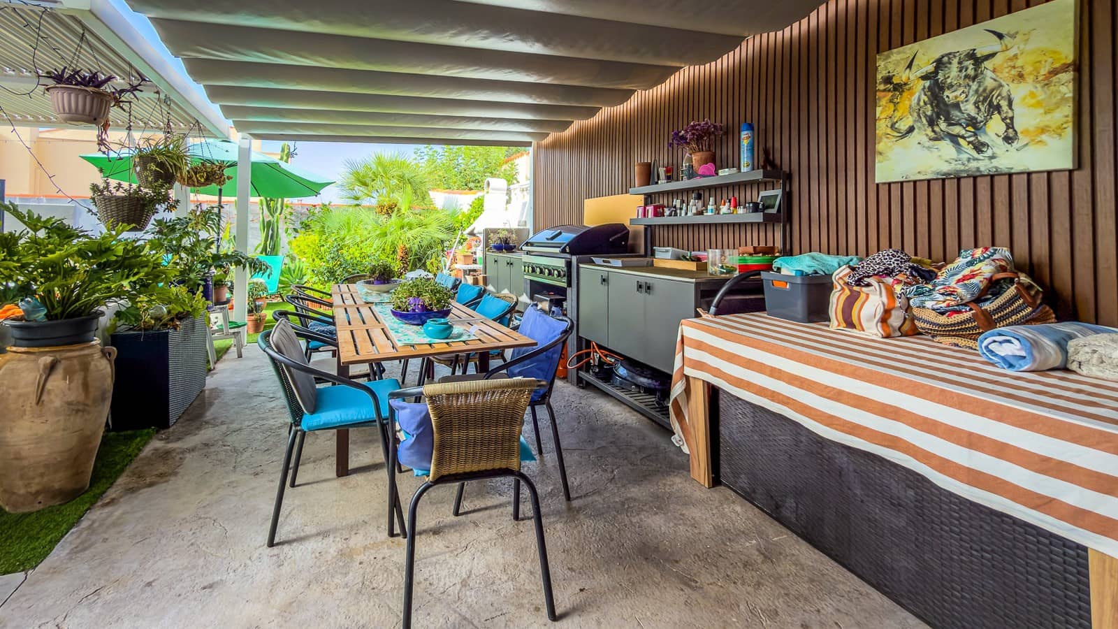 2 bedroom Villa for sale in Torrevieja with pool - € 465,000 (Ref: 9878156)