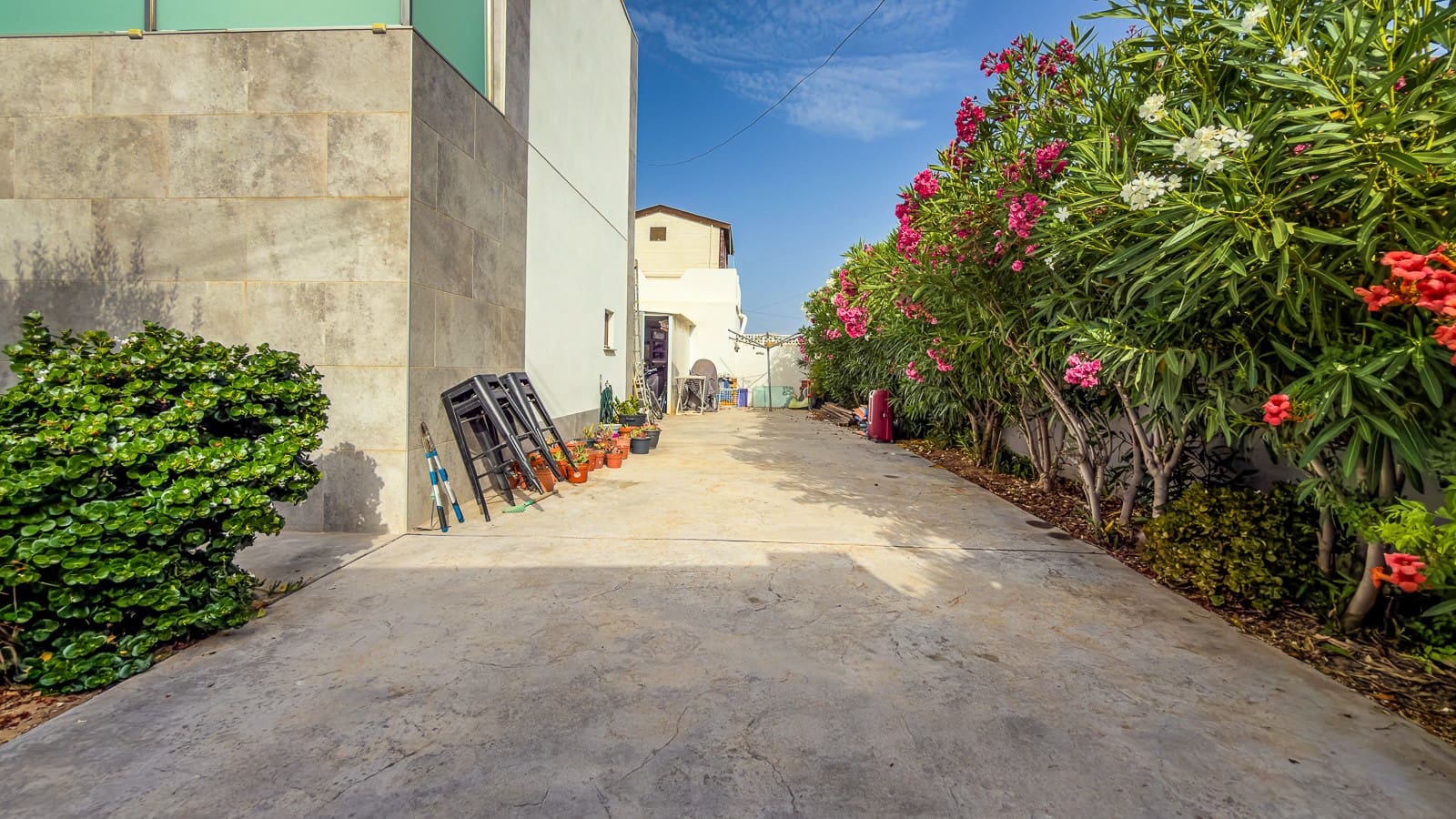2 bedroom Villa for sale in Torrevieja with pool - € 465,000 (Ref: 9878156)