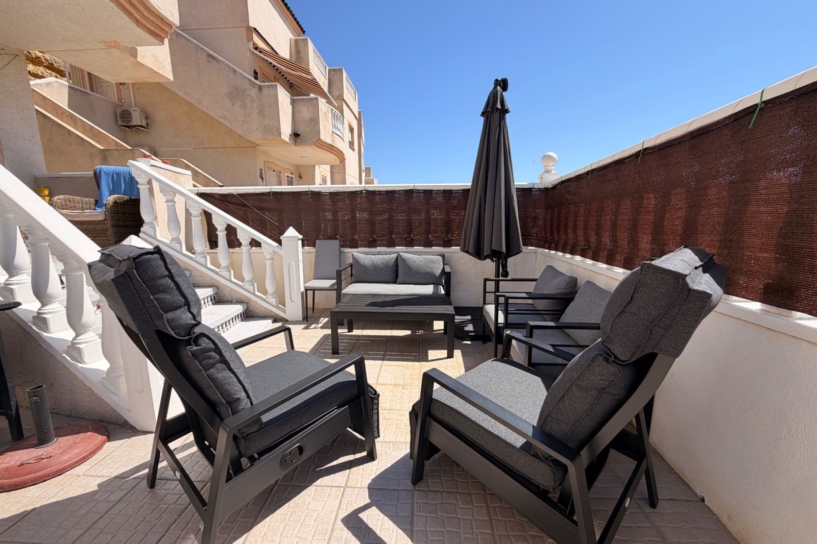 2 makuuhuone Huoneisto myytävänä paikassa Ciudad Quesada mukana uima-altaan - 149 950 € (Ref: 9880693)