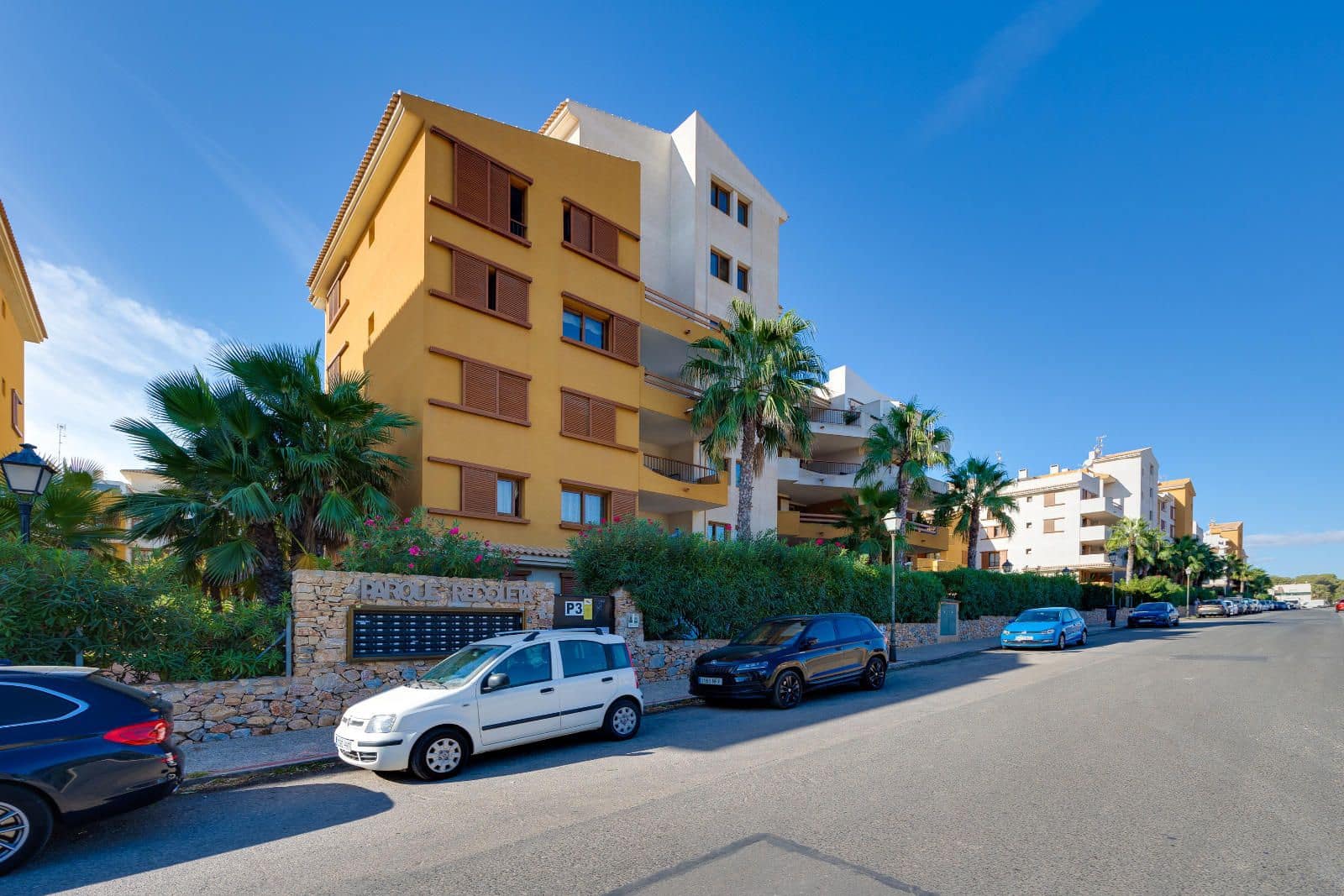2 soverom Leilighet til salgs i Punta Prima med svømmebasseng garasje - € 239 969 (Ref: 9891841)