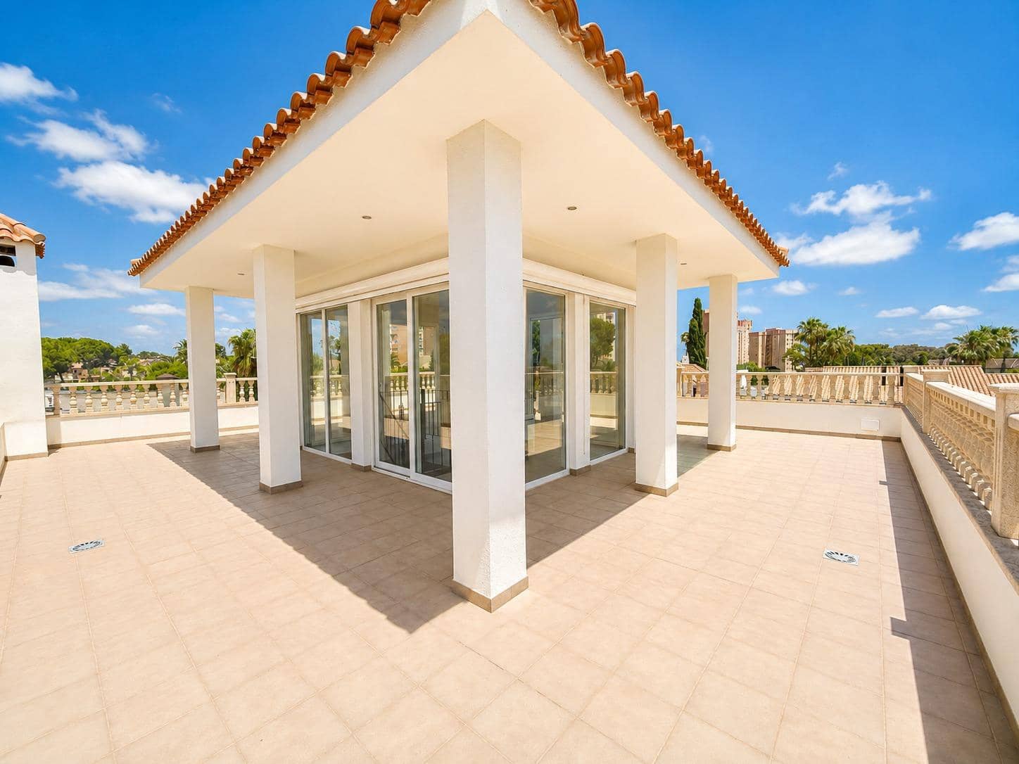 4 soverom Villa til salgs i Dehesa de Campoamor med svømmebasseng garasje - € 1 225 000 (Ref: 9900380)