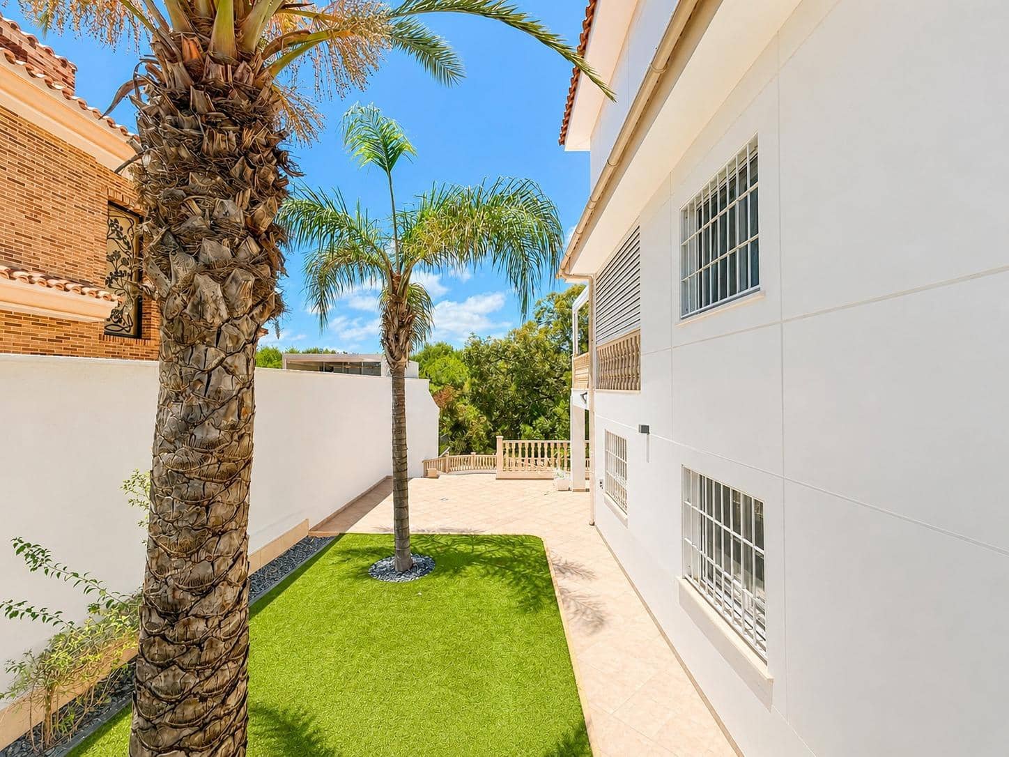 4 soverom Villa til salgs i Dehesa de Campoamor med svømmebasseng garasje - € 1 225 000 (Ref: 9900380)