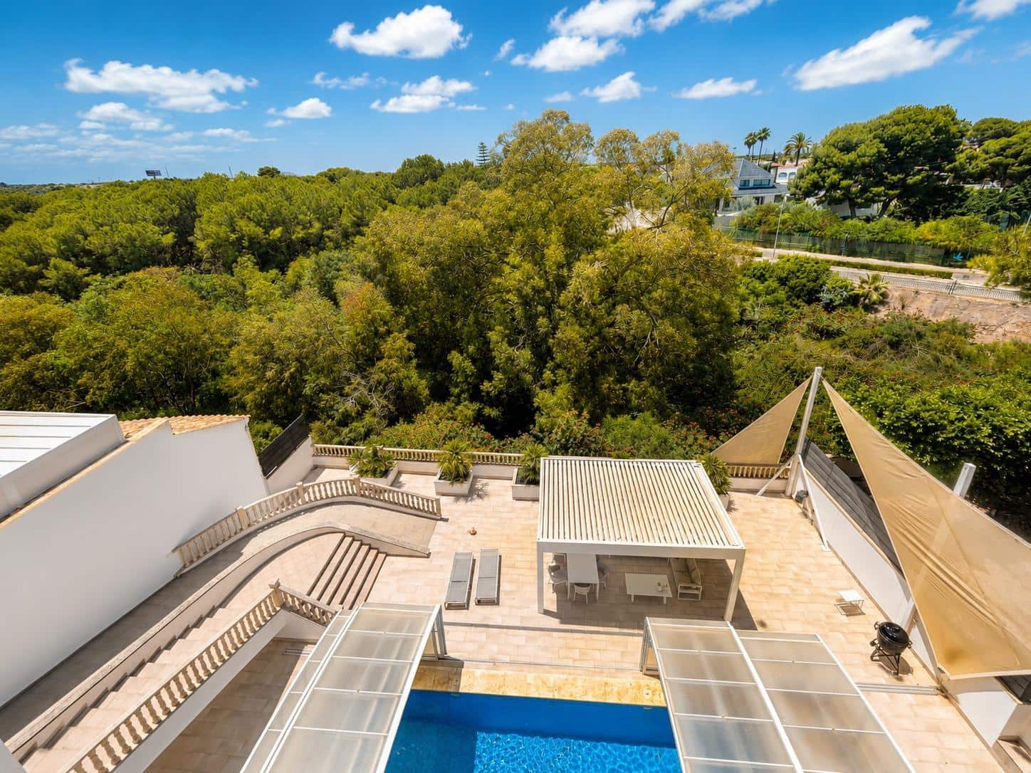 4 soverom Villa til salgs i Dehesa de Campoamor med svømmebasseng garasje - € 1 225 000 (Ref: 9900380)