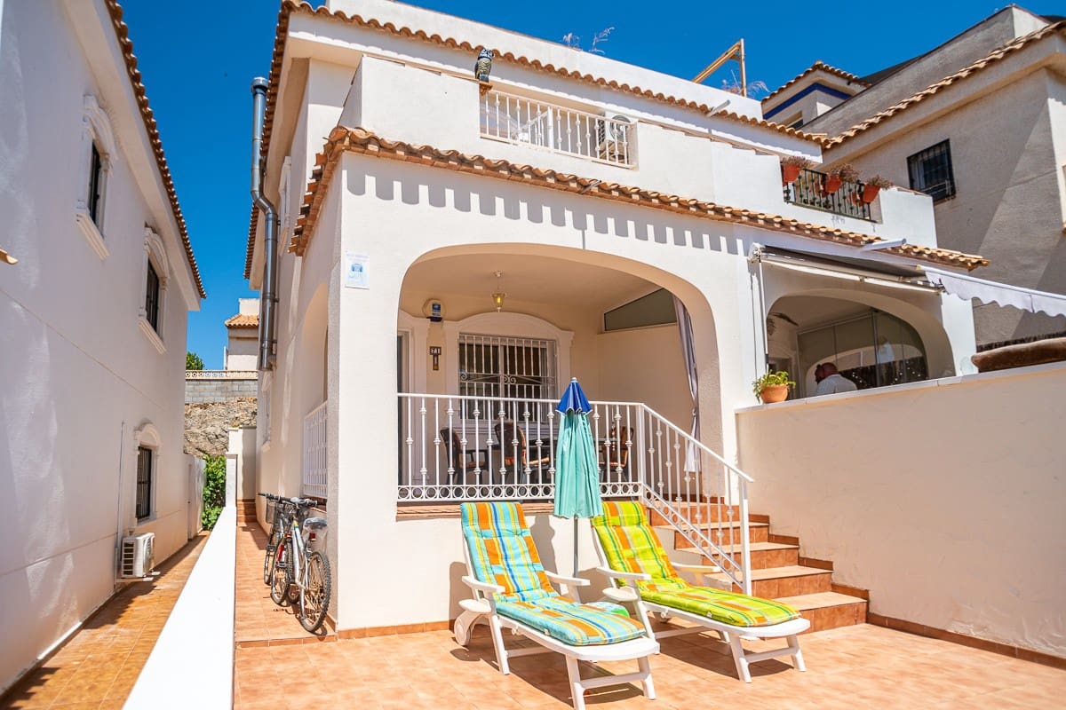 2 bedroom Townhouse for sale in El Carmoli with pool - € 147,500 (Ref: 9900383)