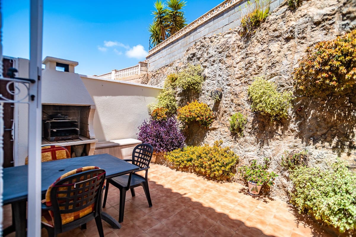2 bedroom Townhouse for sale in El Carmoli with pool - € 147,500 (Ref: 9900383)