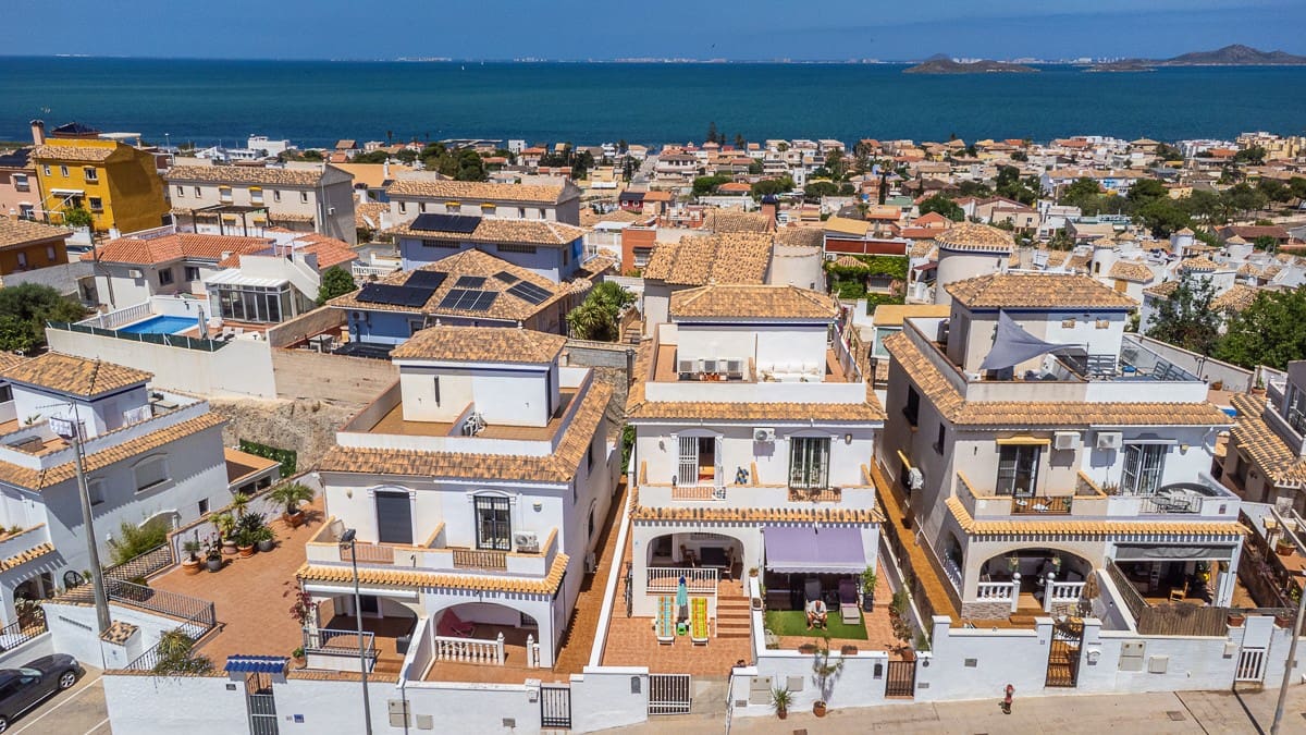 2 bedroom Townhouse for sale in El Carmoli with pool - € 147,500 (Ref: 9900383)