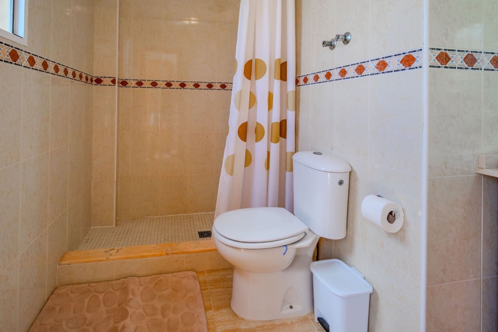 Chalet de 3 habitaciones en Ciudad Quesada en venta con piscina - 299.000 € (Ref: 9902019)