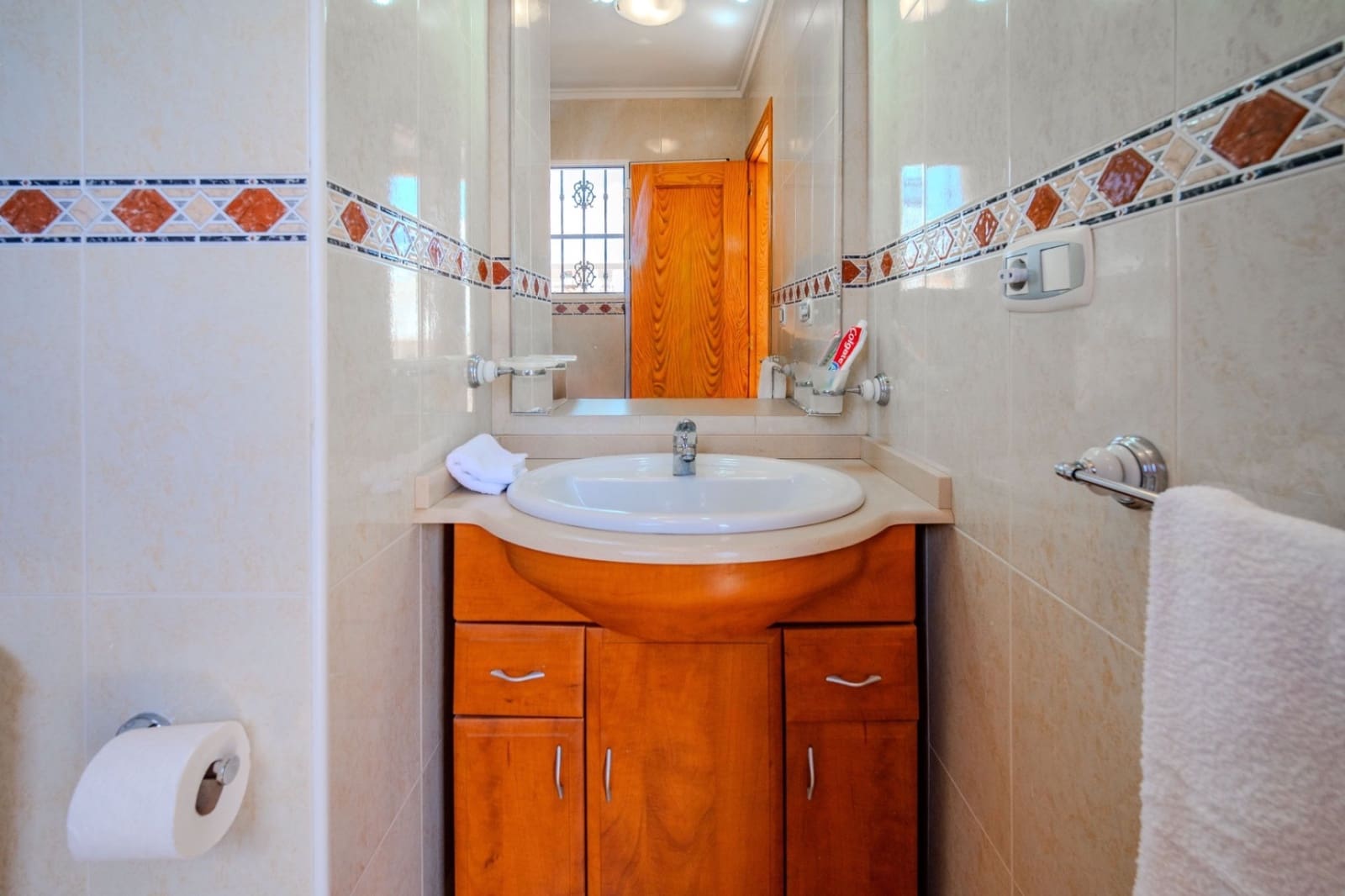 Chalet de 3 habitaciones en Ciudad Quesada en venta con piscina - 299.000 € (Ref: 9902019)