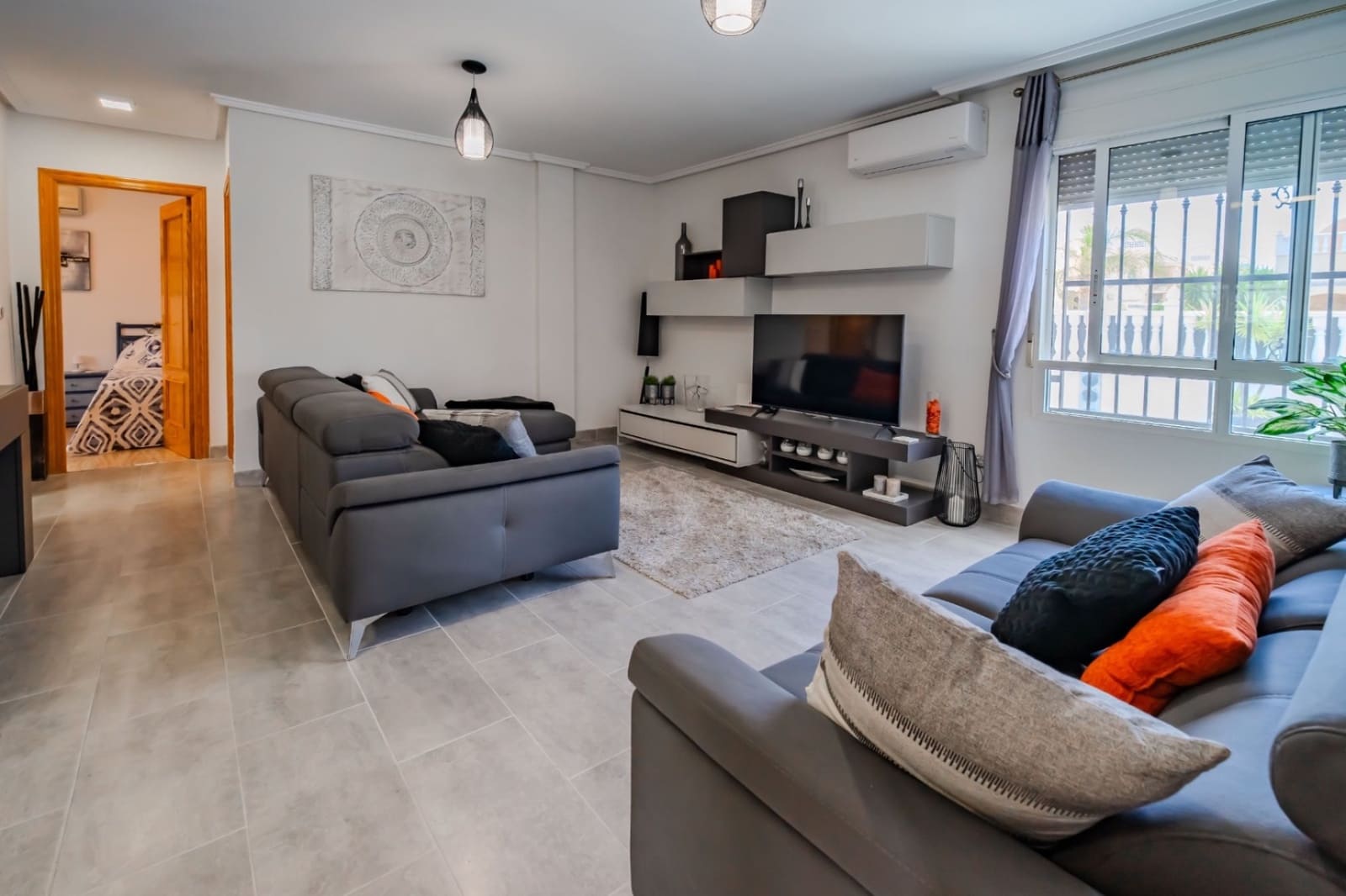 Chalet de 3 habitaciones en Ciudad Quesada en venta con piscina - 299.000 € (Ref: 9902019)