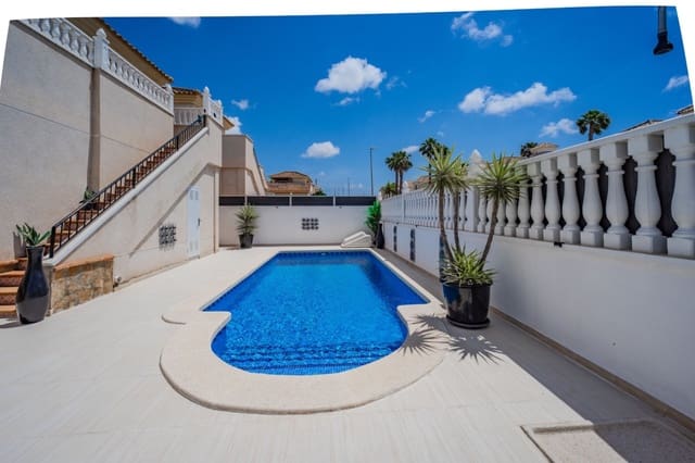Chalet de 3 habitaciones en Ciudad Quesada, Rojales en venta con piscina - 299.000 € (Ref: 9902019)