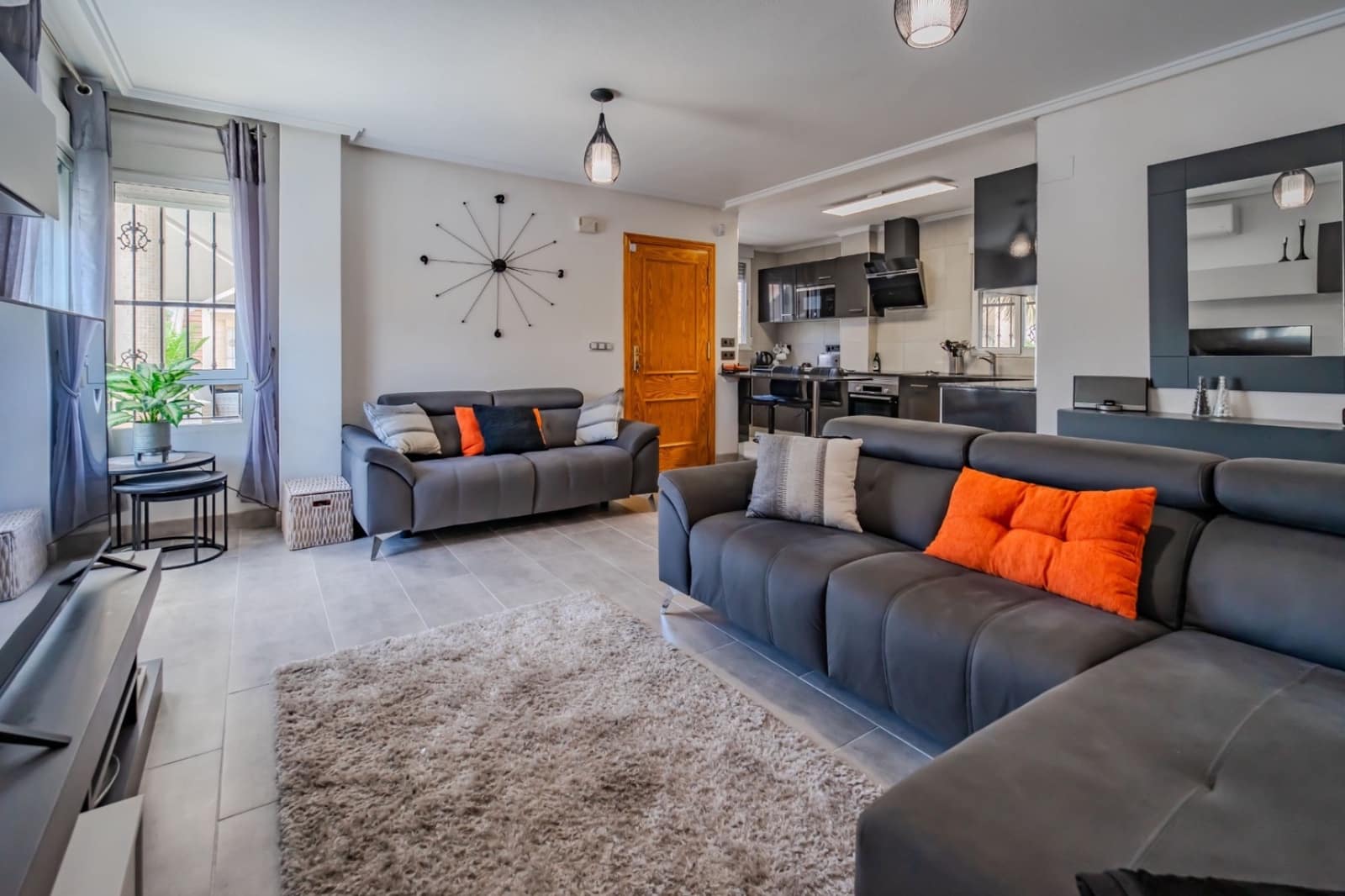 Chalet de 3 habitaciones en Ciudad Quesada en venta con piscina - 299.000 € (Ref: 9902019)