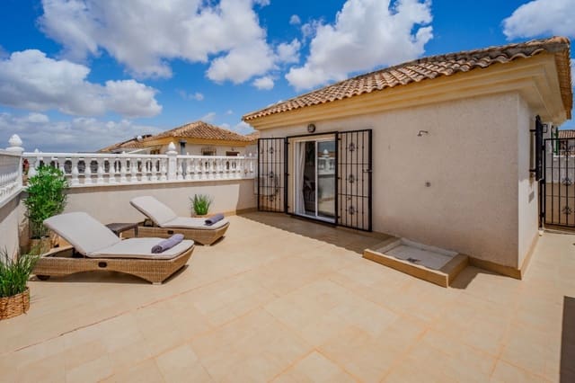 Chalet de 3 habitaciones en Ciudad Quesada, Rojales en venta con piscina - 299.000 € (Ref: 9902019)