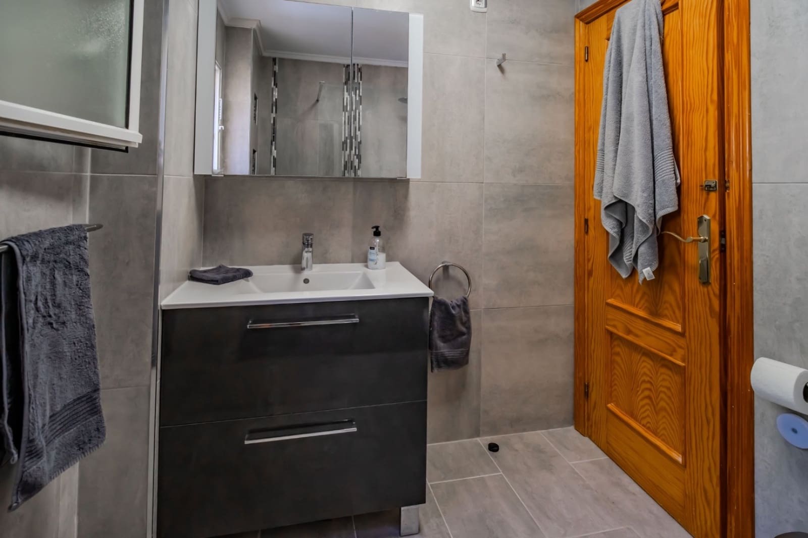 Chalet de 3 habitaciones en Ciudad Quesada en venta con piscina - 299.000 € (Ref: 9902019)