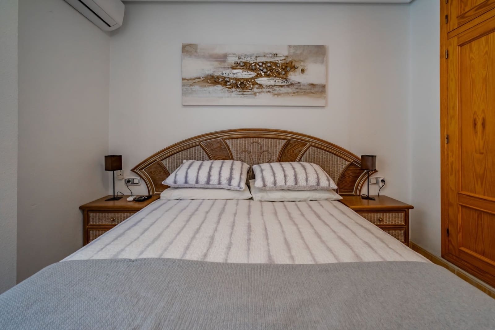 Chalet de 3 habitaciones en Ciudad Quesada en venta con piscina - 299.000 € (Ref: 9902019)