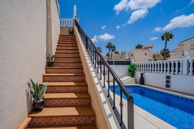 Chalet de 3 habitaciones en Ciudad Quesada, Rojales en venta con piscina - 299.000 € (Ref: 9902019)