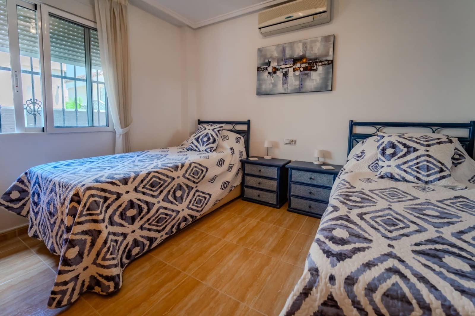 Chalet de 3 habitaciones en Ciudad Quesada en venta con piscina - 299.000 € (Ref: 9902019)
