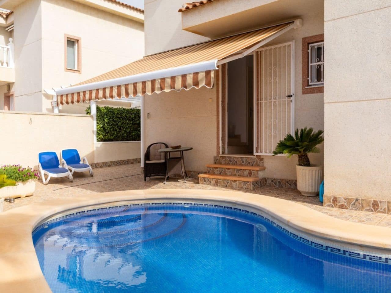 3 sypialnia Willa na sprzedaż w Ciudad Quesada z basenem garażem - 357 000 € (Ref: 9910360)