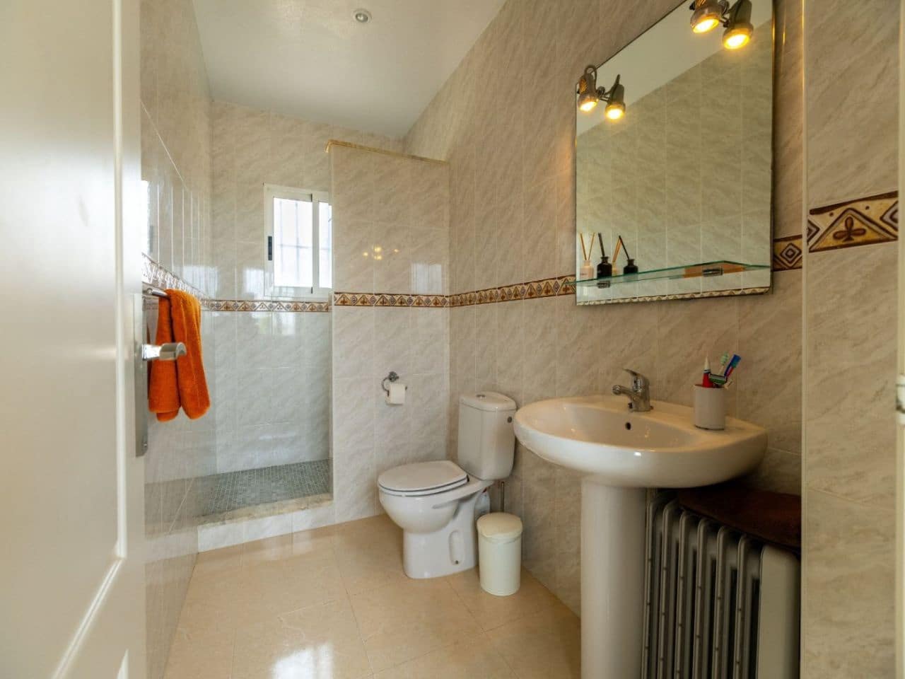 3 sypialnia Willa na sprzedaż w Ciudad Quesada z basenem garażem - 357 000 € (Ref: 9910360)