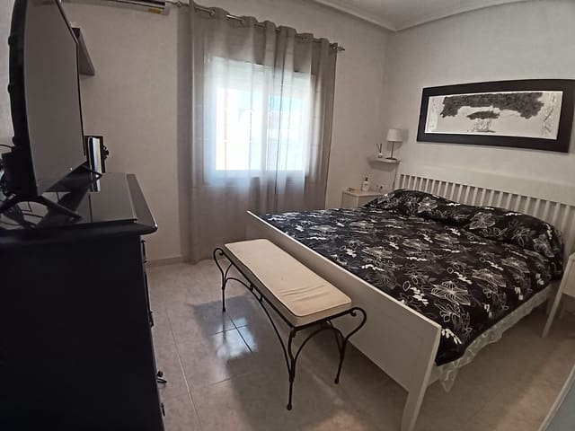 Chalet de 3 habitaciones en Ciudad Quesada, Rojales en venta con piscina - 279.950 € (Ref: 9918796)