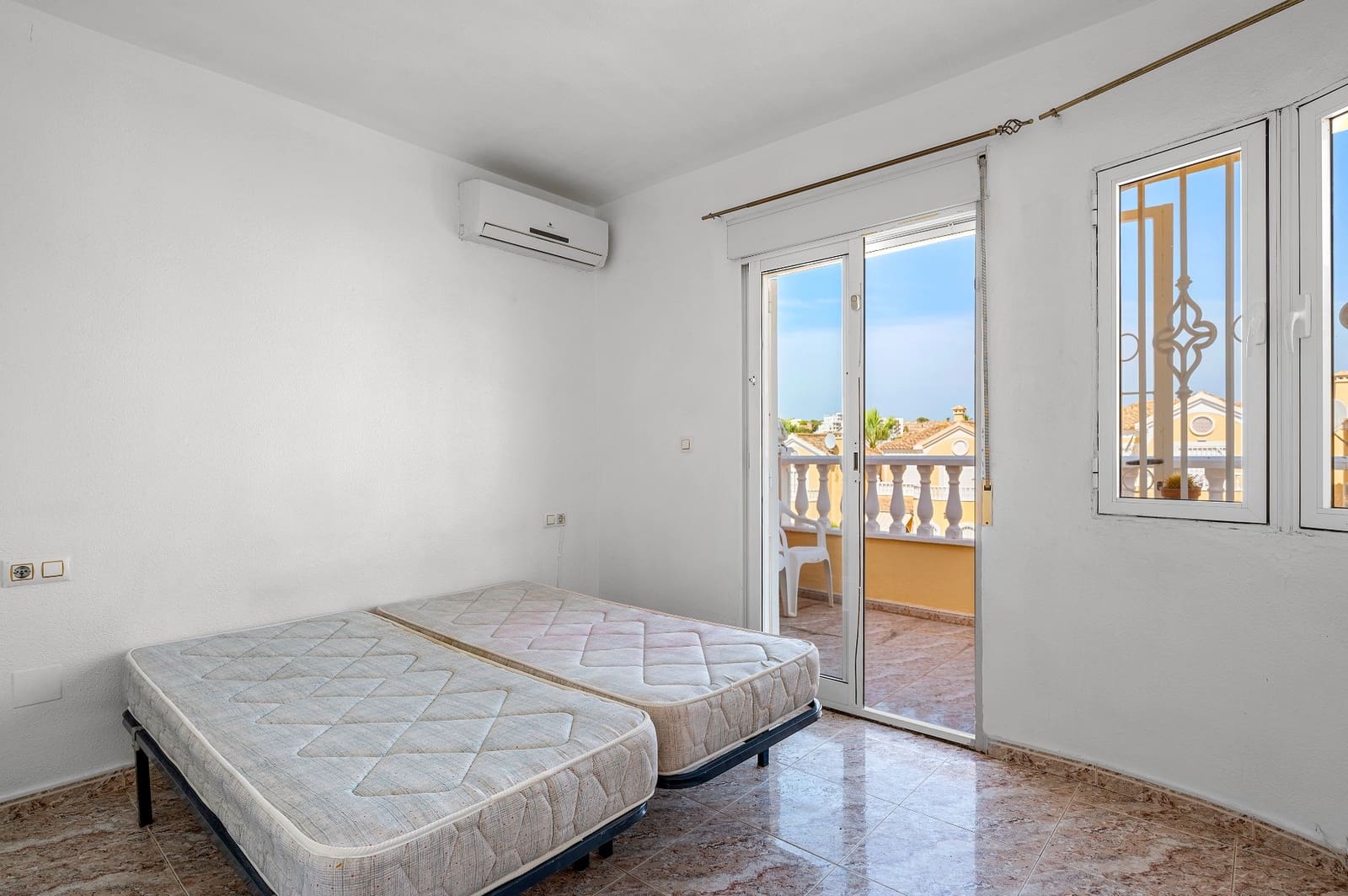 3 quarto Casa em Banda para venda em Filipinas com piscina - 189 000 € (Ref: 9933693)