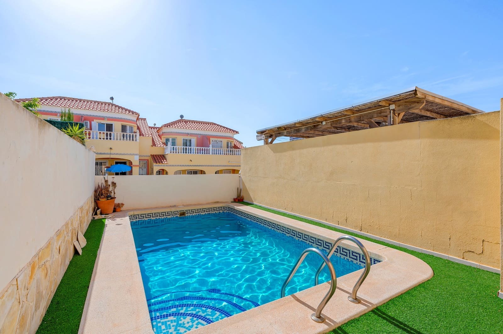 3 quarto Casa em Banda para venda em Filipinas com piscina - 189 000 € (Ref: 9933693)