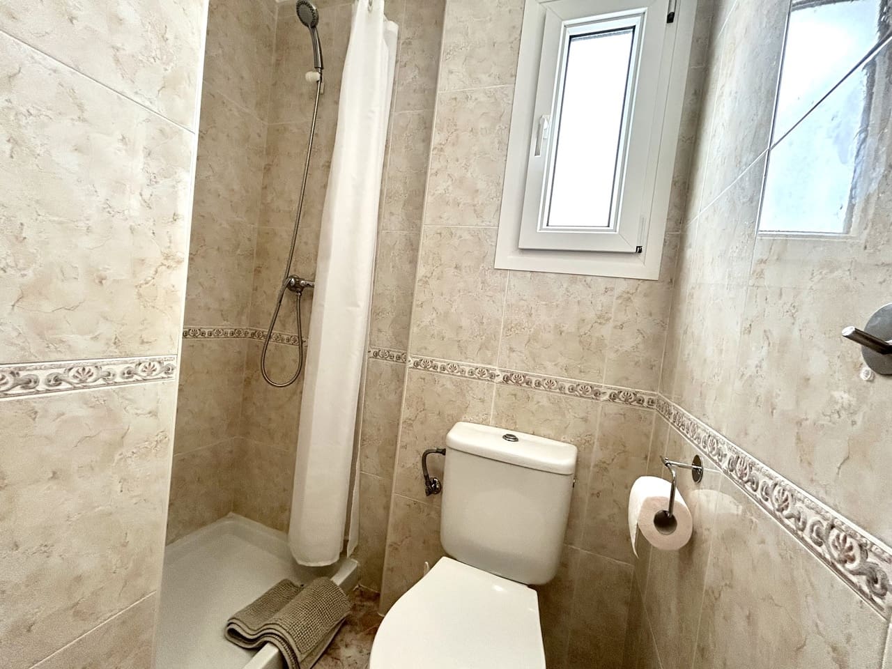 2 Zimmer Apartment zu verkaufen in Cabo Roig mit Pool Garage - 230.000 € (Ref: 9935500)