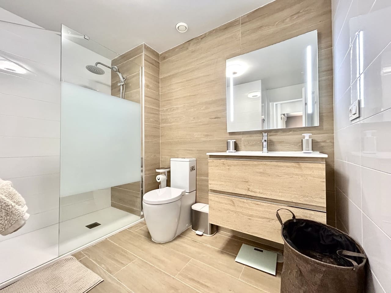 2 sypialnia Apartament na sprzedaż w Villamartin z basenem garażem - 260 000 € (Ref: 9939330)