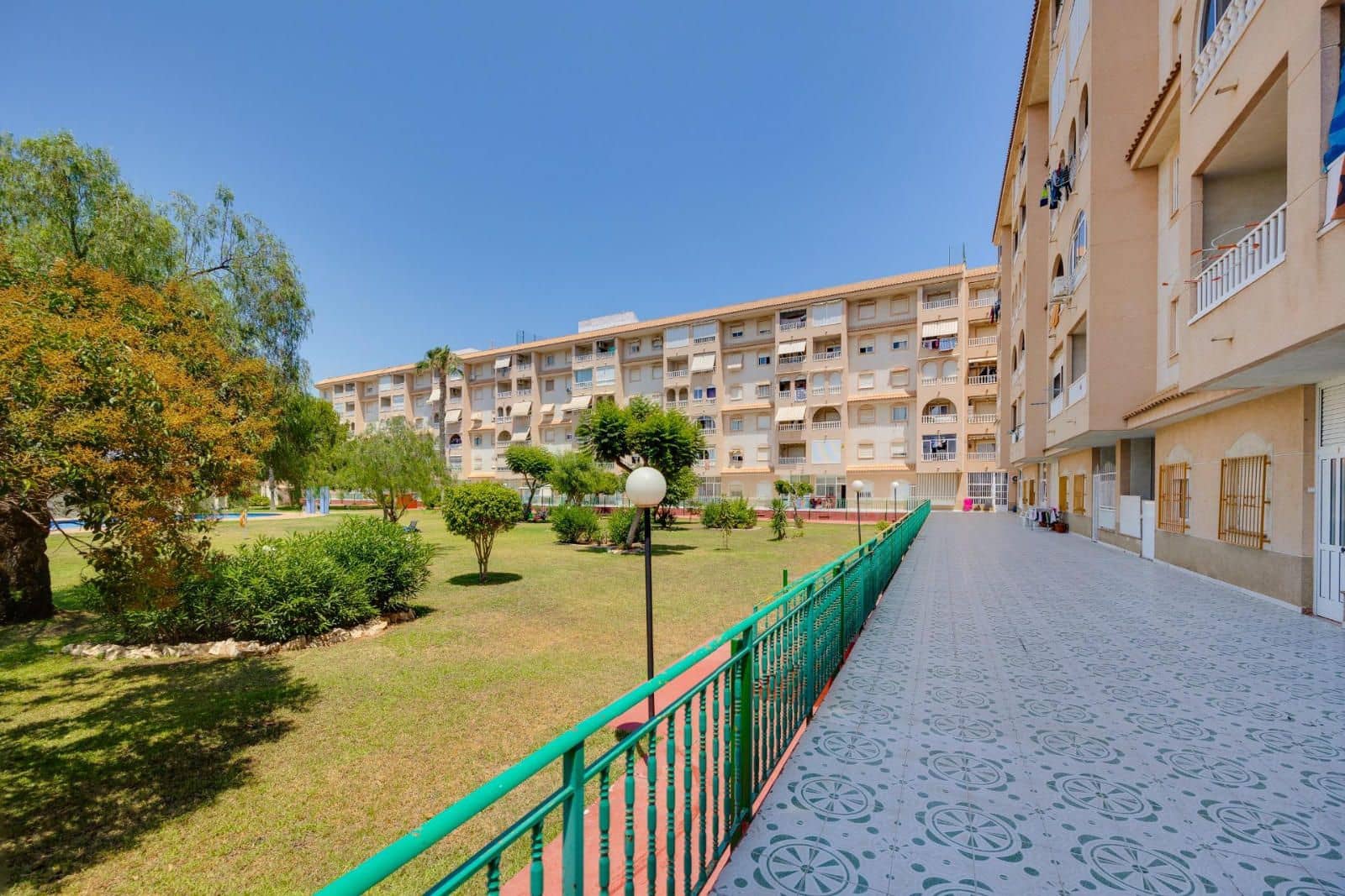 2 slaapkamer Appartement te koop in Torrevieja met zwembad - € 129.969 (Ref: 9945324)