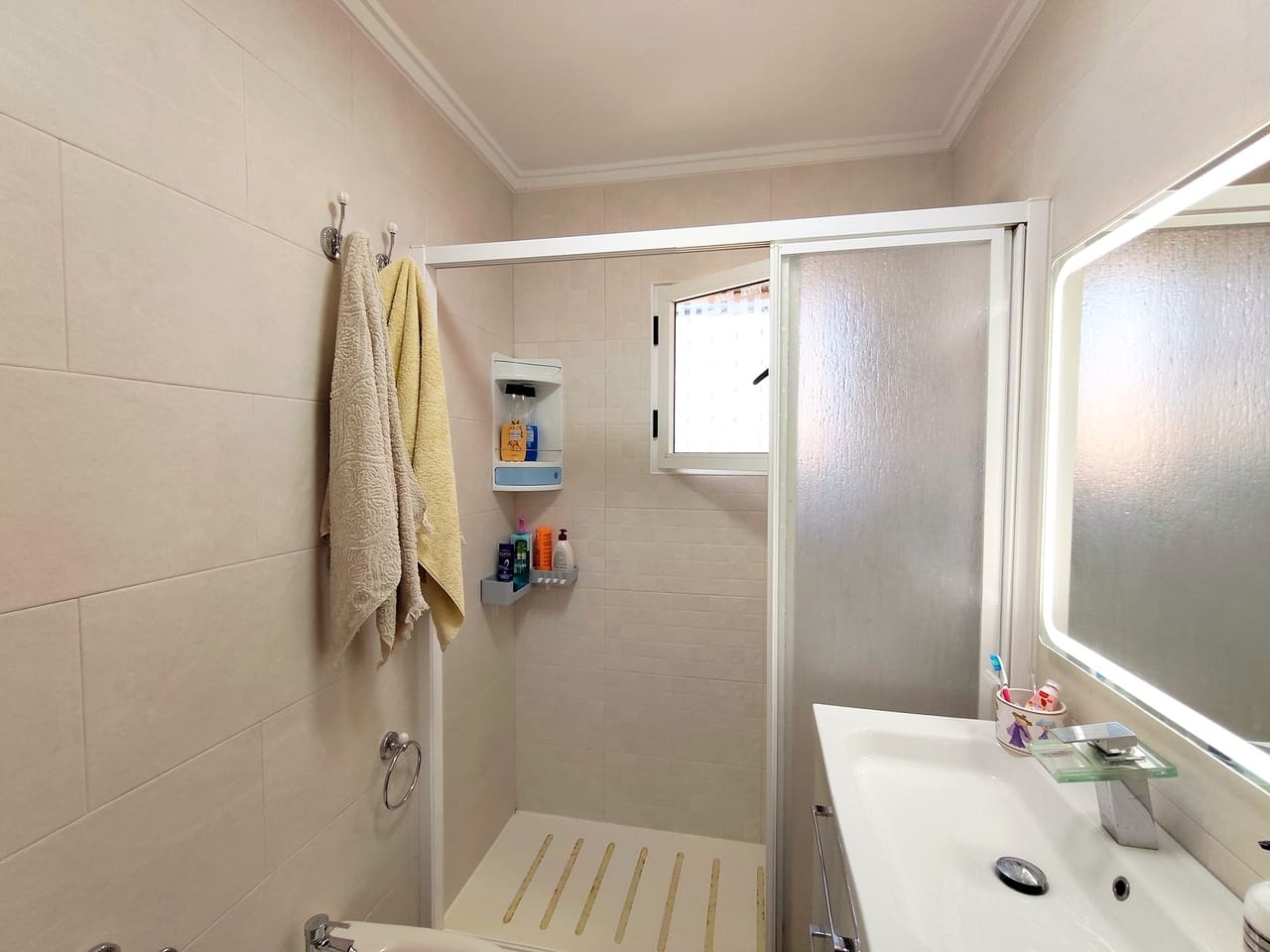 6 soveværelse Byhus til salg i Los Altos med swimmingpool garage - € 280.000 (Ref: 9953712)