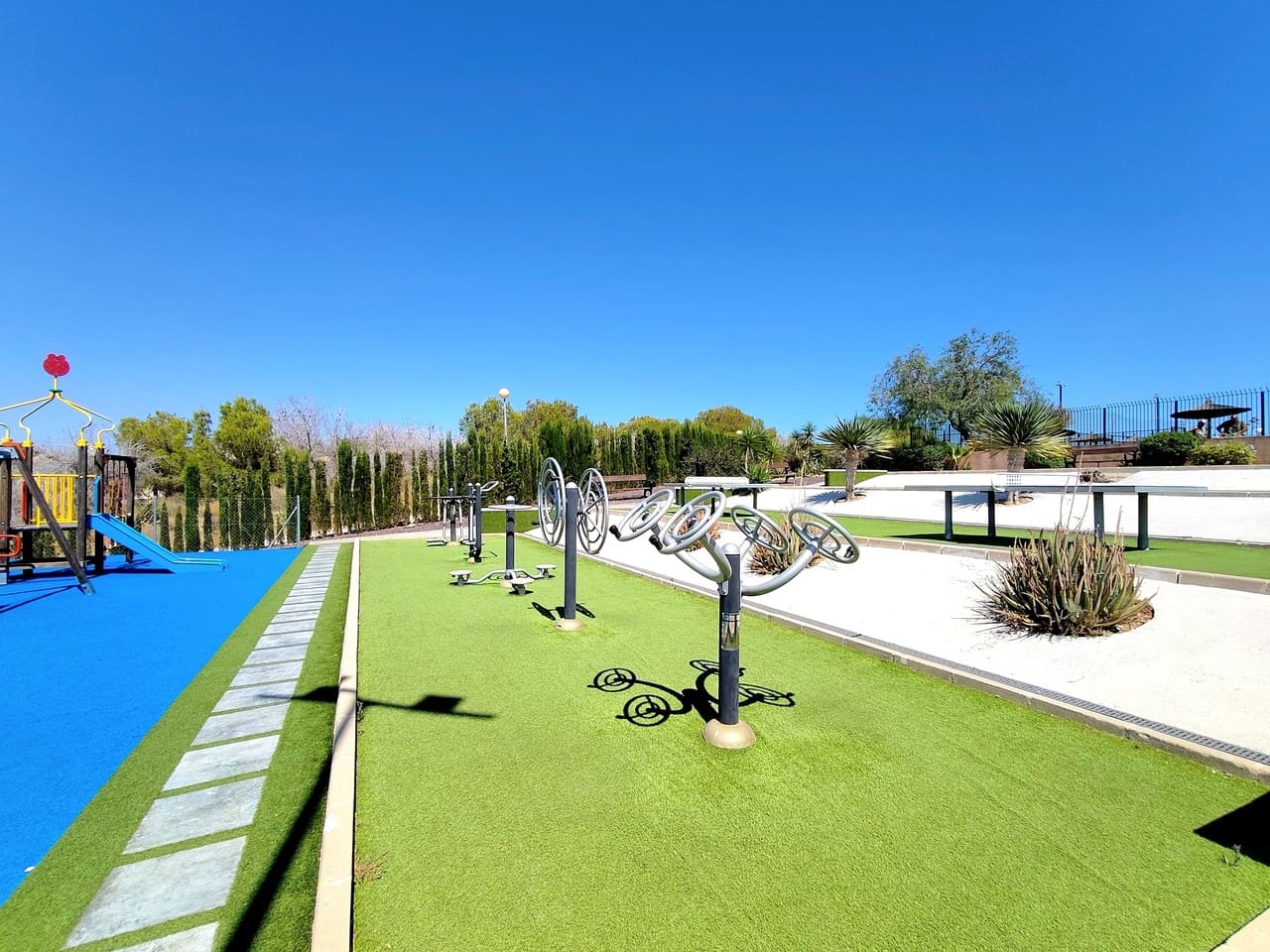 6 soveværelse Byhus til salg i Los Altos med swimmingpool garage - € 280.000 (Ref: 9953712)