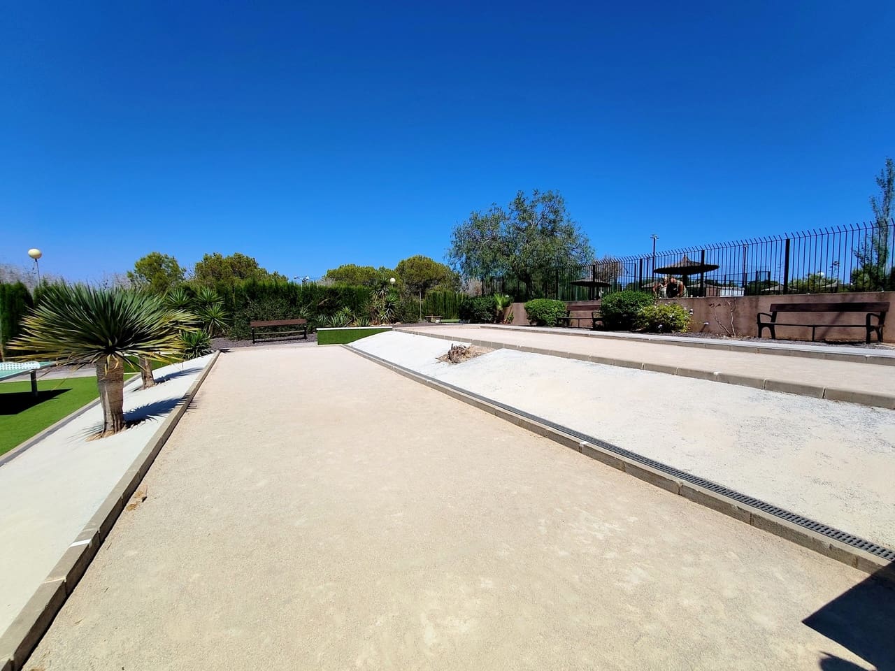 6 soveværelse Byhus til salg i Los Altos med swimmingpool garage - € 280.000 (Ref: 9953712)