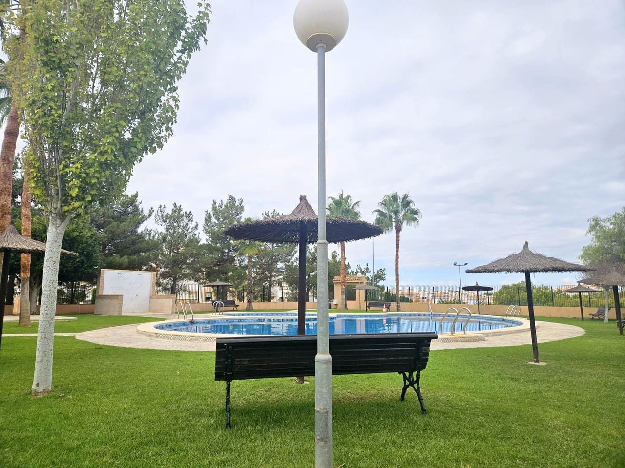 6 soveværelse Byhus til salg i Los Altos med swimmingpool garage - € 280.000 (Ref: 9953712)
